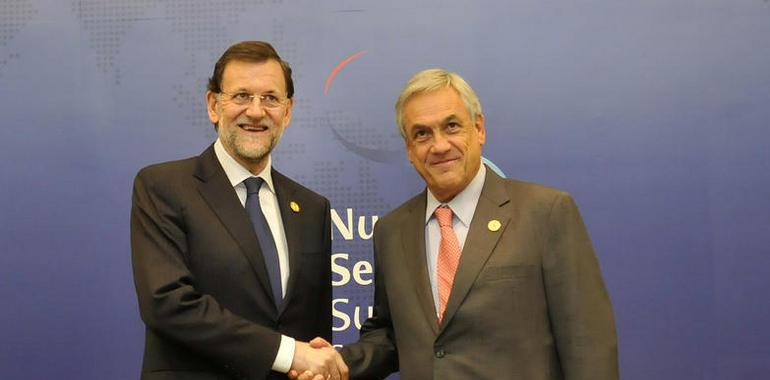 Encuentro de los presidentes de Chile y España en Seúl