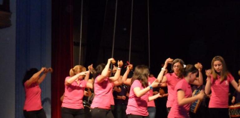 El Teatro Toreno, sin asientos libres en el arranque de la Semana Cultural de Cangas