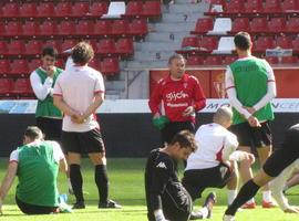 El Sporting se entrena a puerta cerrada