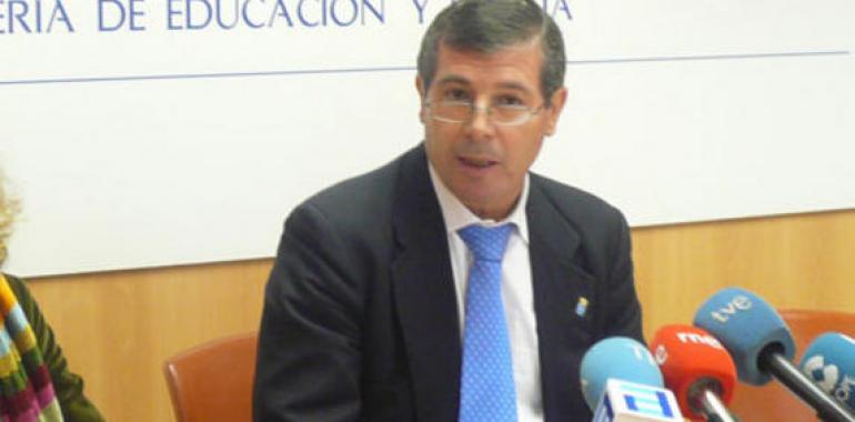 Educación estudiará las necesidades y demandas del colegio Príncipe de Asturias, de Tapia