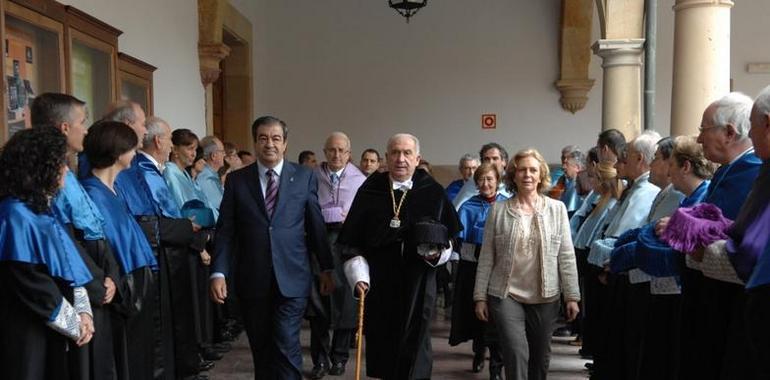 Vicente Gotor tomó posesión como Rector de la Universidad de Oviedo