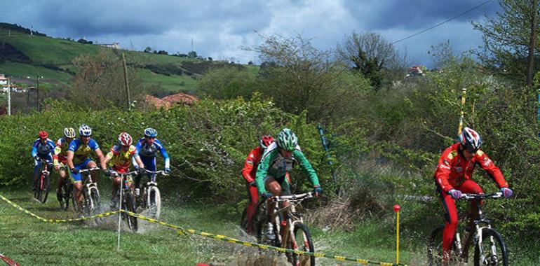 La final de los juegos escolares de BTT, con el agua como protagonísta