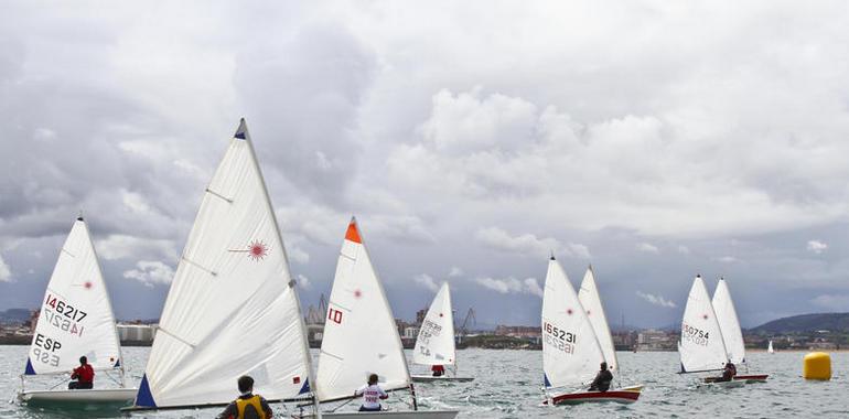 El Trofeo Santa Catalina de Vela Ligera se celebró contra los elementos 