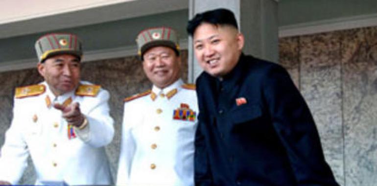 Solemne desfile militar por centenario de natalicio de Kim Il Sung
