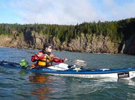 Sarah Outen, una joven aventurera británica, pretende cruzar en kayac el Pacifico Norte 