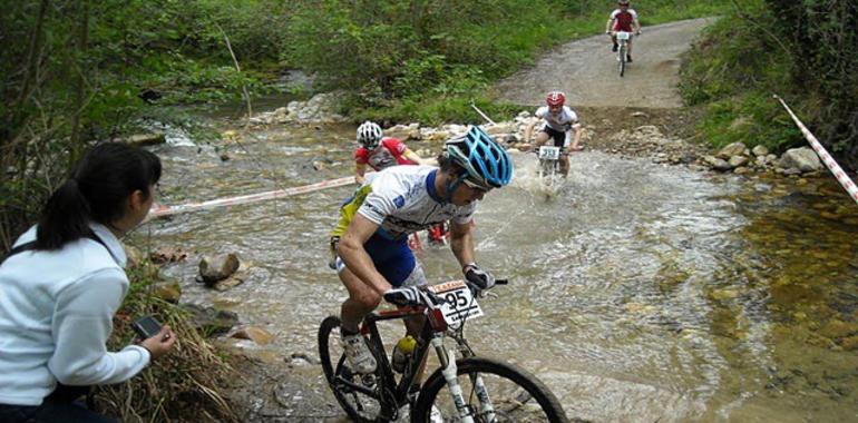 Aida Nuño y Jairo Álvarez vencen en la primera prueba del BTT Asturcántabro