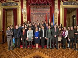 Barcina recibe a la comunidad gitana de Navarra 