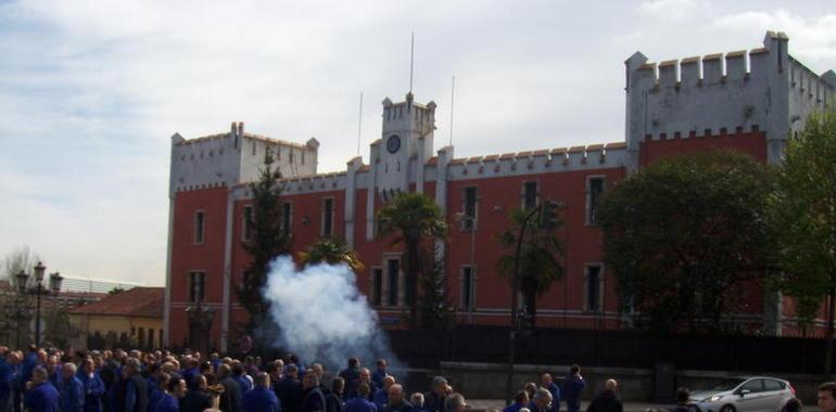 Acordado el calendario de movilizaciones en la Fábrica de Armas de Oviedo