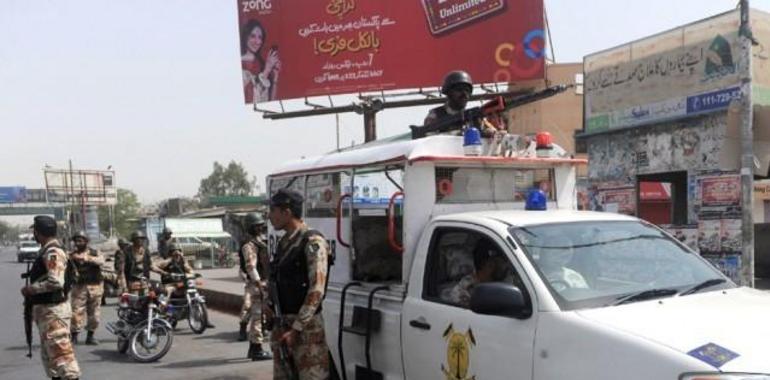 Tres muertos, dos de ellos policías, en un violento enfrentamiento en Karachi
