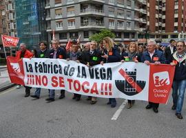 De Lorenzo recibirá al Comité de La Vega tras la manifestación contra el cierre de la Fábrica de Armas 