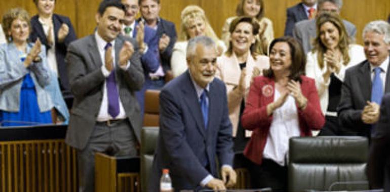 José Antonio Griñán, investido presidente de la Junta de Andalucía con los votos de PSOE e IU 