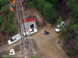 El operario electrocutado en Mieres será trasladado a La Paz, dada su gravedad 