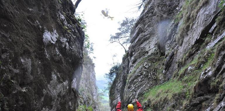 Rescatado un montañero gravemente herido tras una caída en la Canal de Somas, en Cabrales