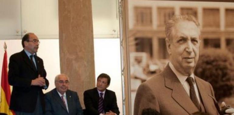 Javier Fernández traslada el pésame de los socialistas asturianos a la familia de Sergio Marqués