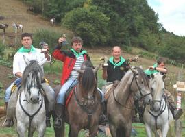 La Verea presenta a caballistas el programa de la fiesta del caballo en San Martín