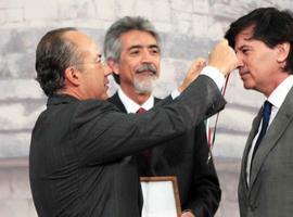 Otín recibe de Calderón el Premio México de Ciencia y Tecnología 