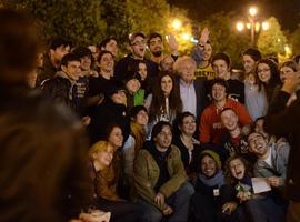 Eduardo Punset apoya el 15 M En la Universidad Popular de la Escandalera