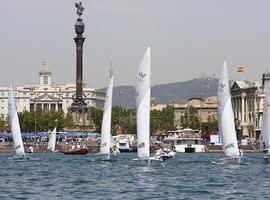 Gran regata de exhibición con el monumento a Colón como expectador de lujo