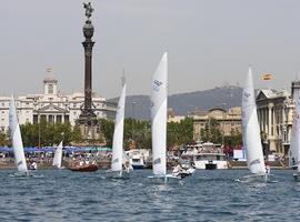 Gran regata de exhibición con el monumento a Colón como expectador de lujo