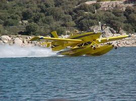 Medios aéreos para los incendios forestales de El Retín (Cádiz) y Rasquera (Tarragona) 