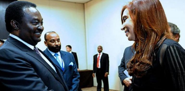 Cristina de Kirchner se reunió con el vicepresidente angoleño y con la Organización de Mujeres de Angola 