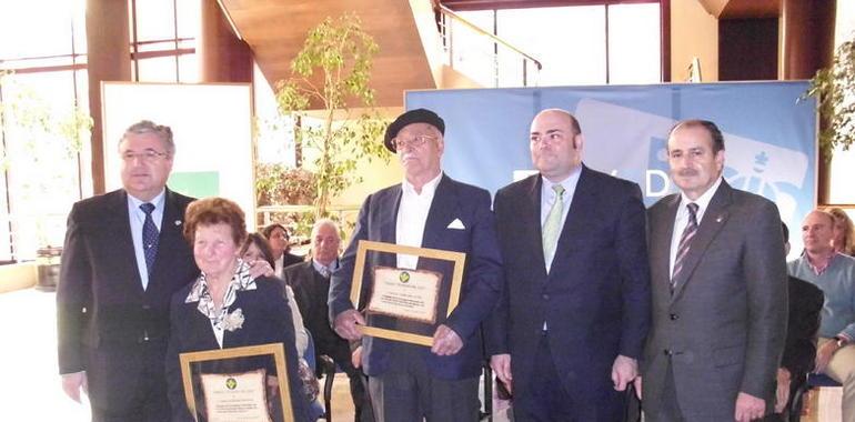 El alcalde entregó los premios a los Paisanos del Año en el Auditorio