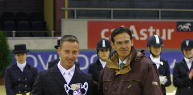 Álvaro Álvarez vencedor del trofeo Caser Seguros