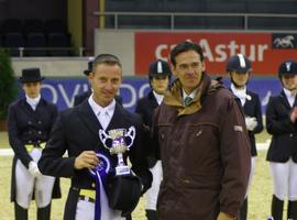 Álvaro Álvarez vencedor del trofeo Caser Seguros