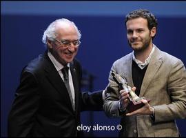 Mata: \"Si hay un futbolista al que su selección debería esperar, ése es Villa\"