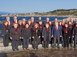Coro de Lieres y Tertulia Errante de Nava, en los cantares de chigre de La Gascona el jueves