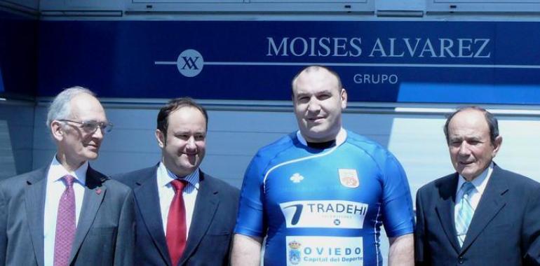 Souto se muestra "contento de volver a casa" en su presentación con el Oviedo Tradehi