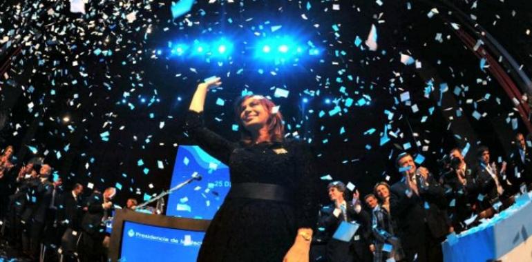 Cristina pide a los argentinos un esfuerzo de unidad "mientras el mundo se desmorona"