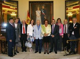 Del Bosque, Carmen Cervera y Renfe entre los premios Puentes del Mundo