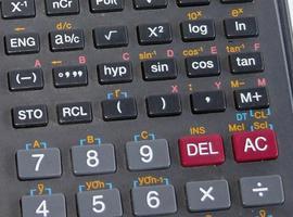 FADE ofrece a los autónomos su calculadora de cuotas en la web