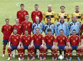 La \Roja\ se hace la foto oficial para la Eurocopa