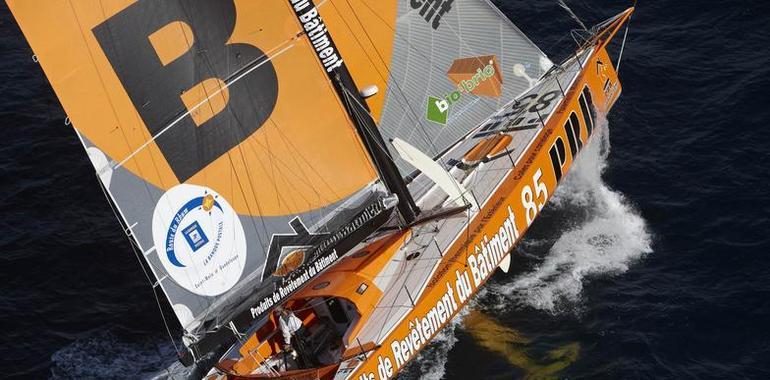 Dura lucha por el podio hacia la punta de Bretaña