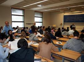 3.893 alumnos se examinan el lunes de PAU en la Universidad de Oviedo