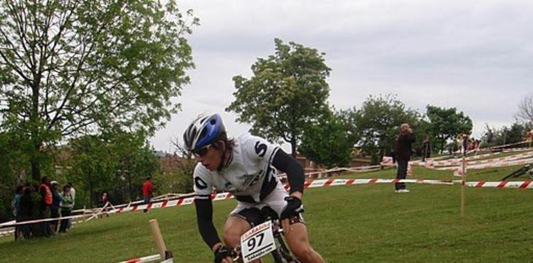 Doble jornada de ciclismo junior en Asturias