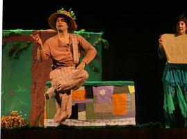 “Mar Rojo Teatro” representa este viernes en el Casino de Llanes la obra “El bosque encantado”