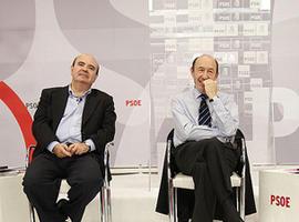 Rubalcaba: \"Si el Gobierno decide pedir el rescate, no pueden pagar justos por pecadores \"