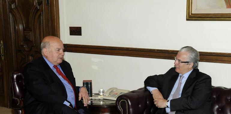 El Secretario General de la OEA se reunió con el Juez Baltasar Garzón