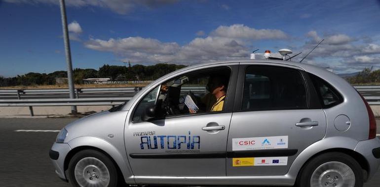 Un coche sin conductor circula como Pedro por su casa por Madrid