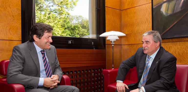 El presidente del Principado recibe al alcalde de Mieres