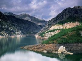 La reserva hidráulica en la cuenca asturiana supera en 17 puntos la media española