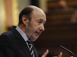 Rubalcaba reclama una comisión parlamentaria que estudie “la letra pequeña” del rescate a España 