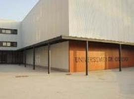 La Universidad de Oviedo reabre la piscina cubierta del CAU