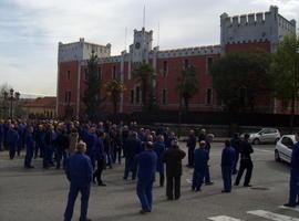 El Comité de Empresa de La Vega se reúne con los grupos municipales en el Ayuntamiento de Oviedo