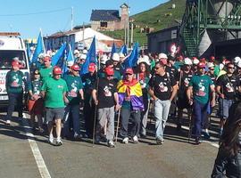 Los mineros salen de Pajares con ganas de \marcha\