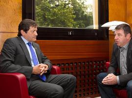El presidente del Principado recibe al alcalde de Nava