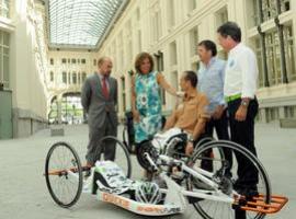 Diego Ballesteros: de Madrid a Londres, 1.800 kilómetros en bici con la fuerza de sus brazos